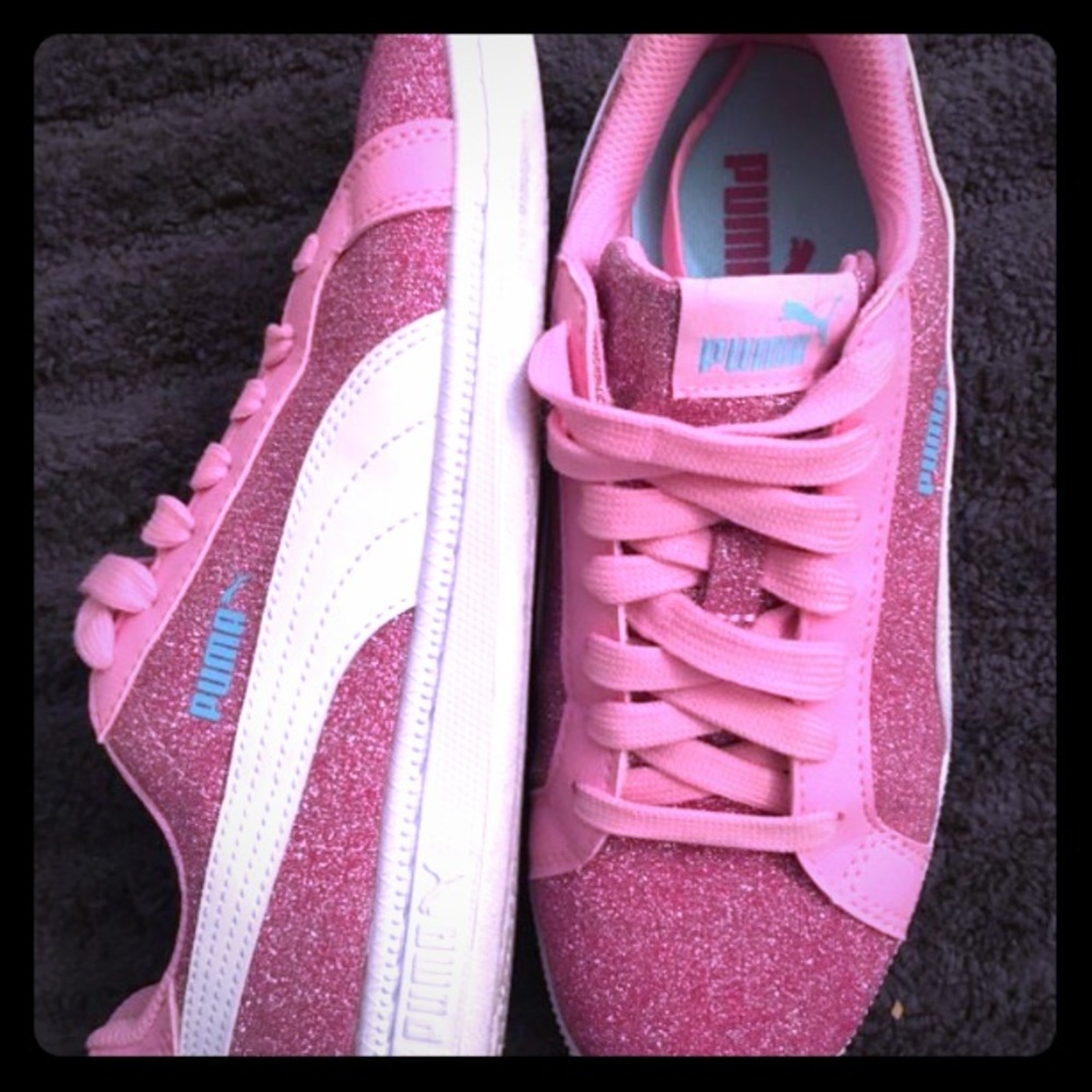 Glitter pink pumas